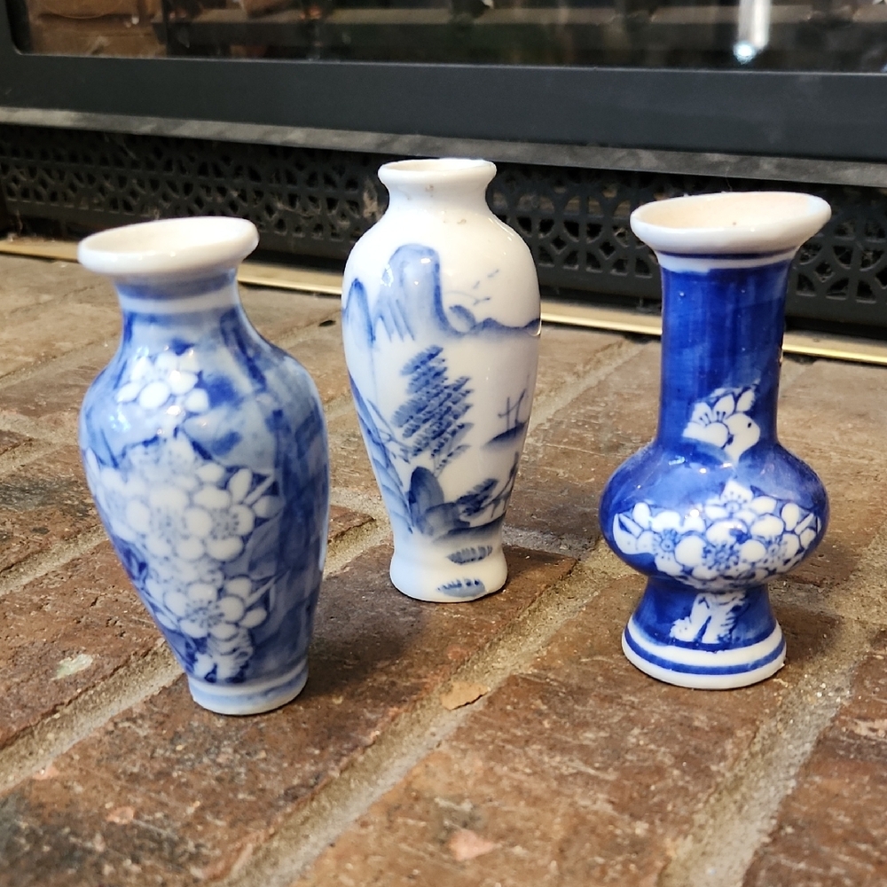 Vintage Chinese Bud Vases Miniature  Set Of 3 Cobalt Blue Asian Cherry Blossoms